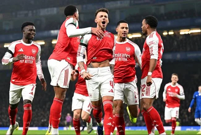 Hình ảnh đội ngũ hỗ trợ khách hàng của ff168 win sẵn sàng giải đáp thắc mắc về dữ liệu